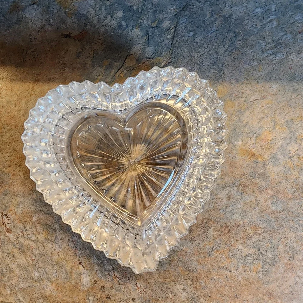 Vintage Crystal Heart Shaped Trinket Box Diamond Cut 4